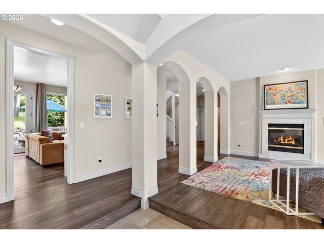 10147 Nw SKYLINE HEIGHTS Dr, Portland, OR 97229