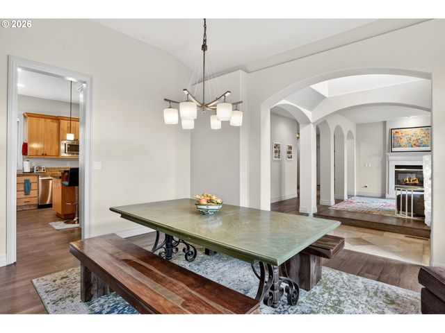 10147 Nw SKYLINE HEIGHTS Dr, Portland, OR 97229