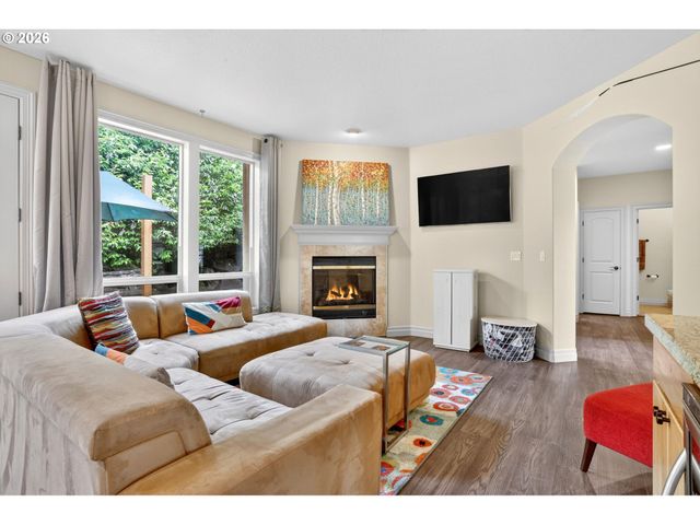 10147 Nw SKYLINE HEIGHTS Dr, Portland, OR 97229