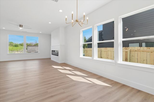 121 Lakeshore Lane, Glenn Heights, TX 75154