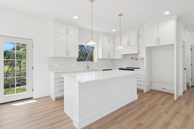 121 Lakeshore Lane, Glenn Heights, TX 75154