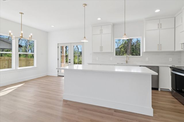 121 Lakeshore Lane, Glenn Heights, TX 75154