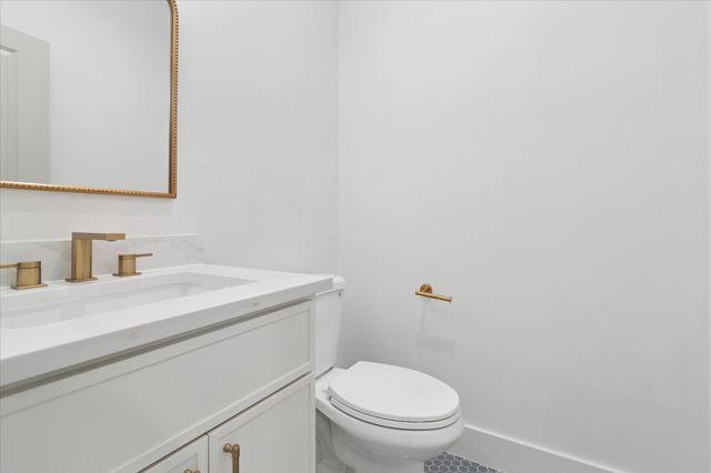 121 Lakeshore Lane, Glenn Heights, TX 75154