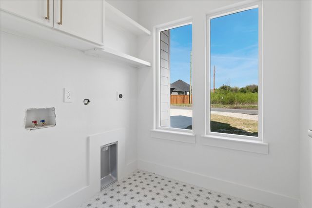 121 Lakeshore Lane, Glenn Heights, TX 75154