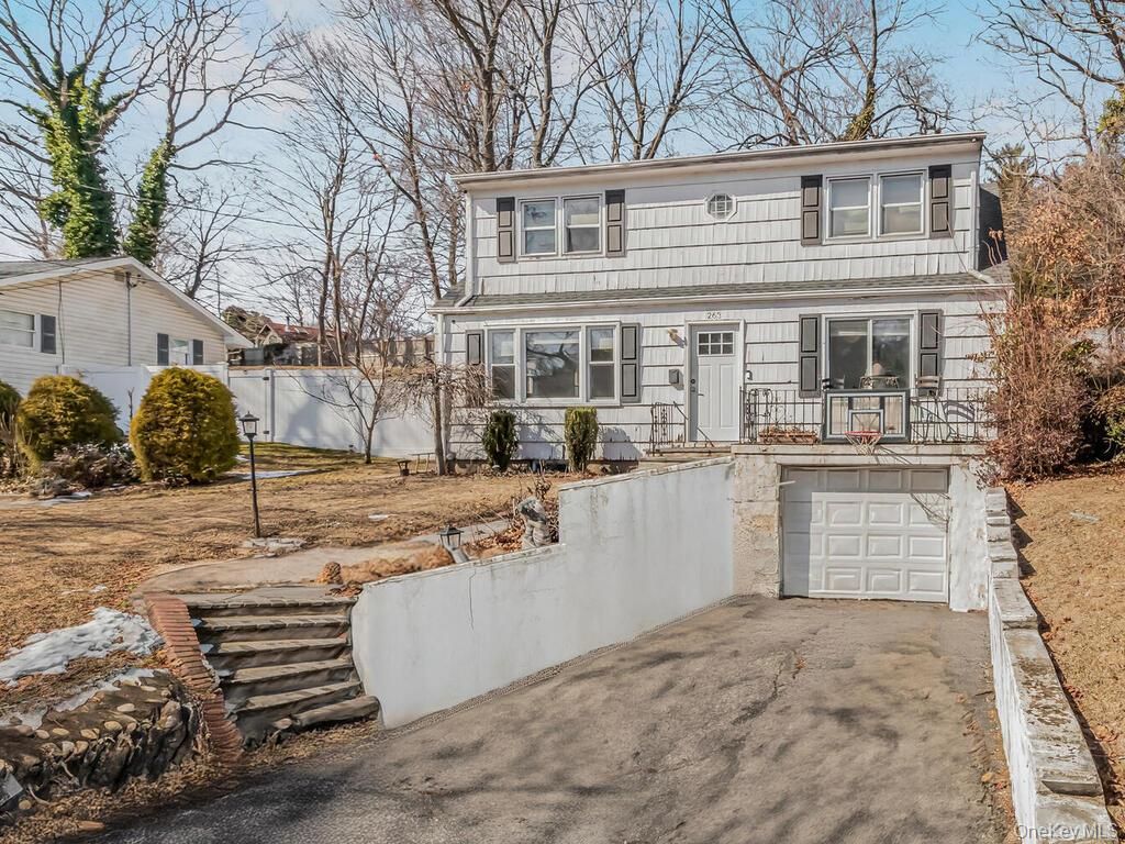 263 Melville Road, Huntington Station, NY 11746