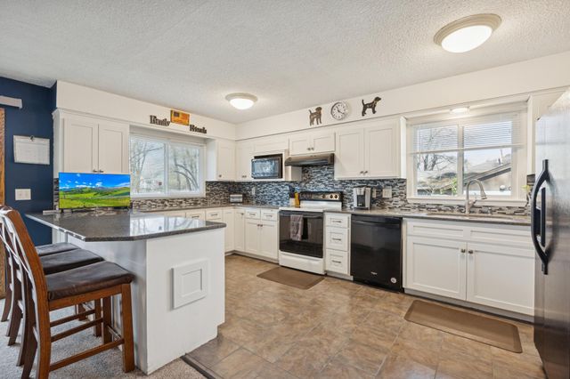 10648 Wren Street NW, Coon Rapids, MN 55433