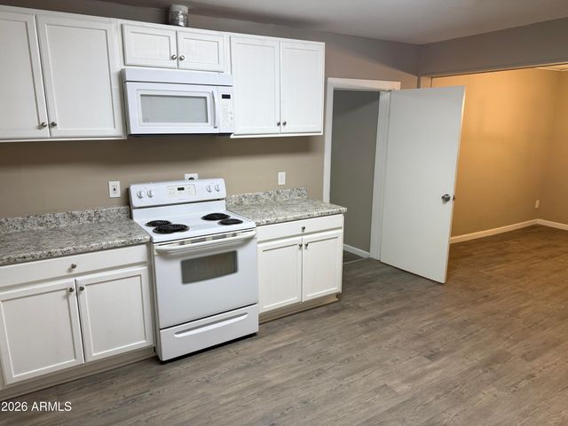 5929 W MULBERRY Drive, Phoenix, AZ 85033
