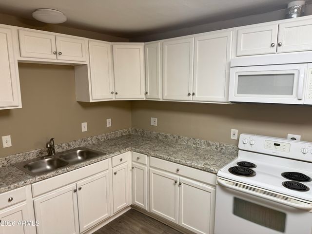 5929 W MULBERRY Drive, Phoenix, AZ 85033