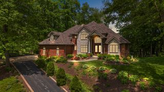 291 Hunt Club Drive, Valparaiso, IN 46385