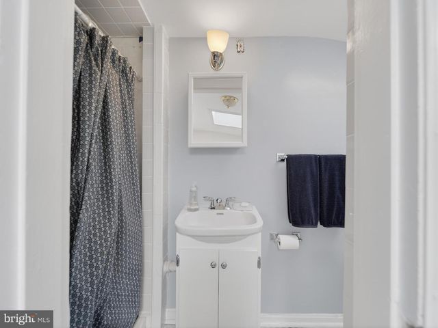 1343 30TH ST NW, Washington, DC 20007