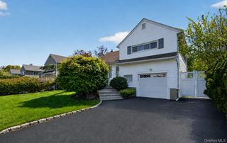 9 Marilyn Boulevard, Plainview, NY 11803