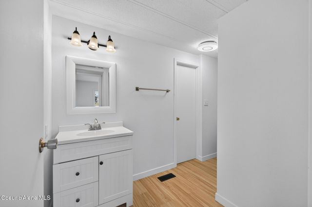 10215 E DAY MT SPOKANE RD, Mead, WA 99021