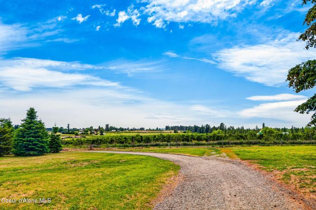 10215 E DAY MT SPOKANE RD, Mead, WA 99021