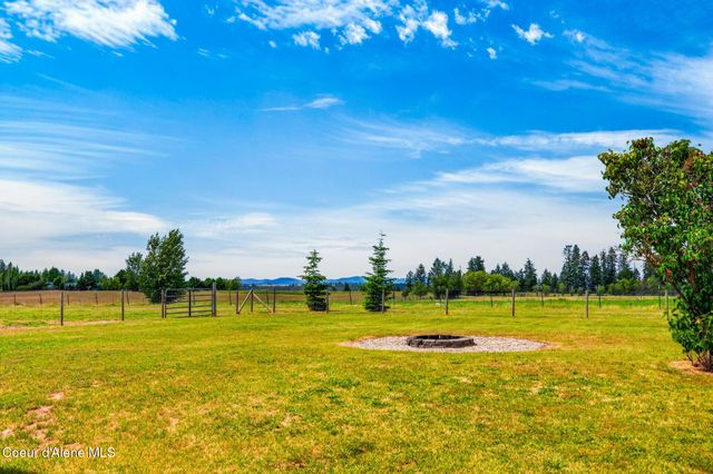 10215 E DAY MT SPOKANE RD, Mead, WA 99021