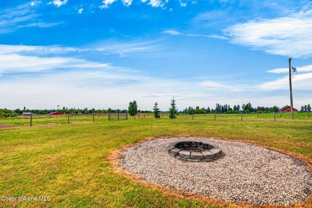10215 E DAY MT SPOKANE RD, Mead, WA 99021