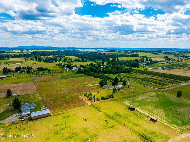 10215 E DAY MT SPOKANE RD, Mead, WA 99021