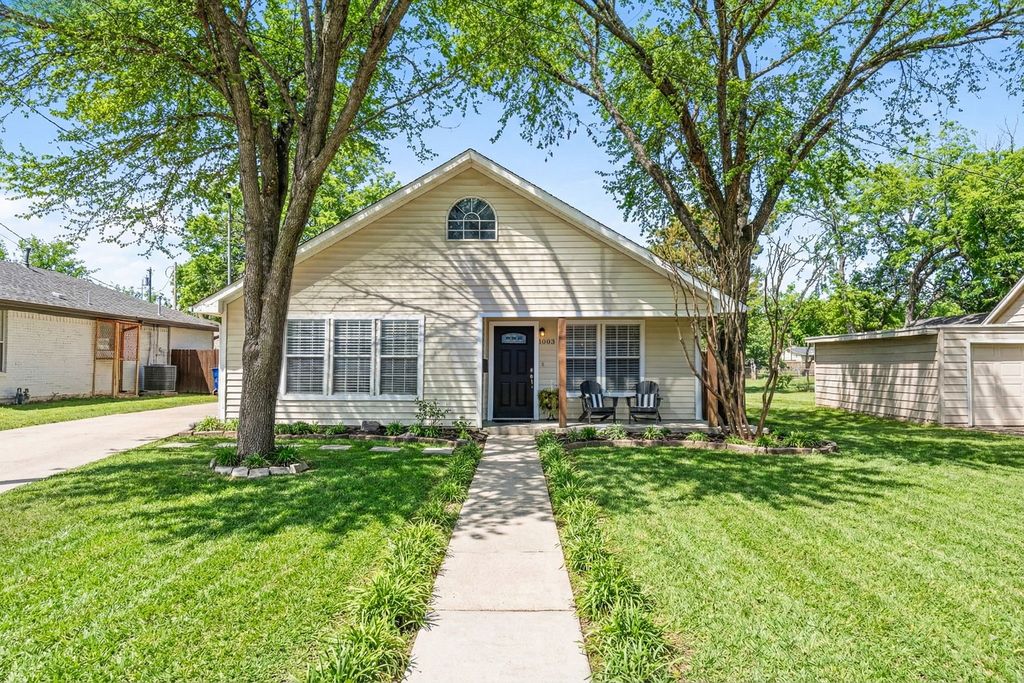 1003 Oak Street, Mckinney, TX 75069