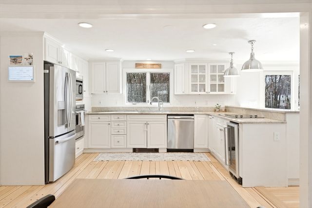 14 Minuteman Road, Hingham, MA 02043
