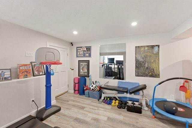 14 Minuteman Road, Hingham, MA 02043