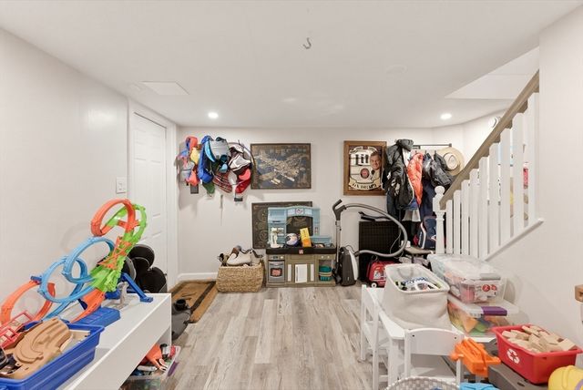 14 Minuteman Road, Hingham, MA 02043