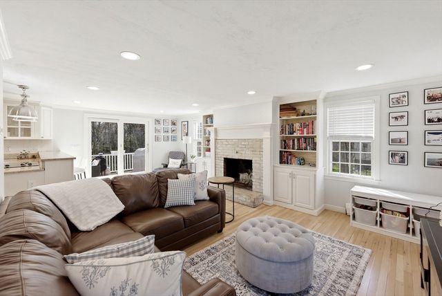 14 Minuteman Road, Hingham, MA 02043