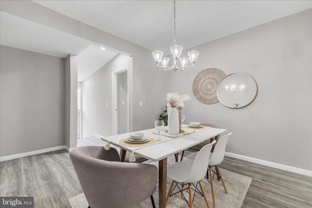 806 FOREST RD, Baltimore, MD 21239