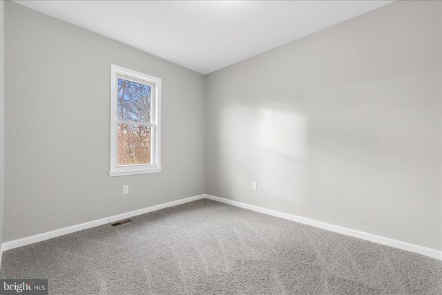 806 FOREST RD, Baltimore, MD 21239