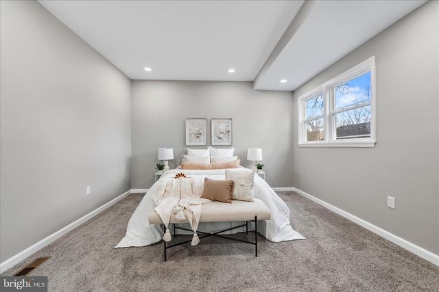 806 FOREST RD, Baltimore, MD 21239