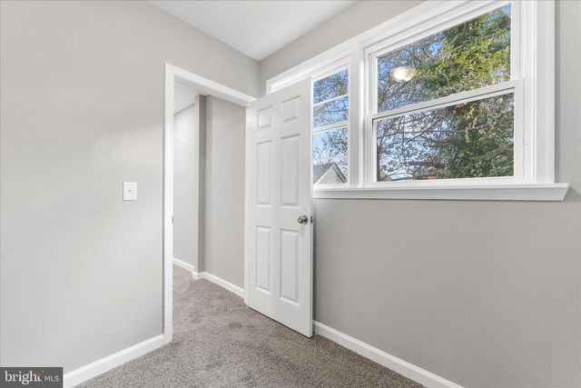 806 FOREST RD, Baltimore, MD 21239