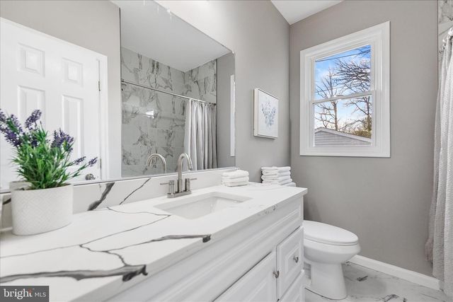 806 FOREST RD, Baltimore, MD 21239