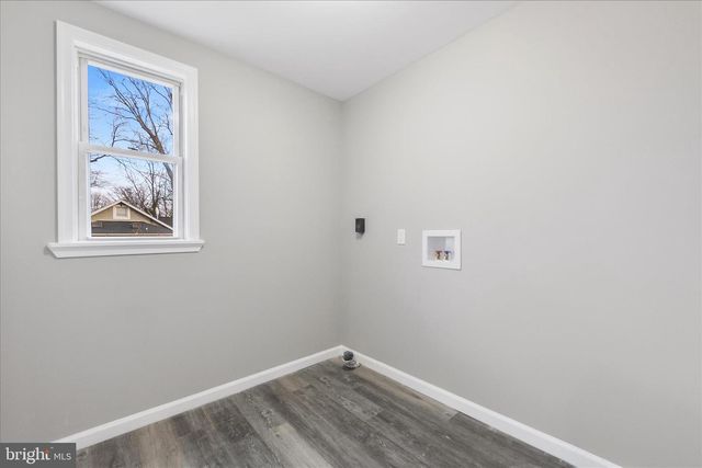 806 FOREST RD, Baltimore, MD 21239