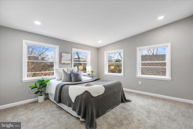 806 FOREST RD, Baltimore, MD 21239