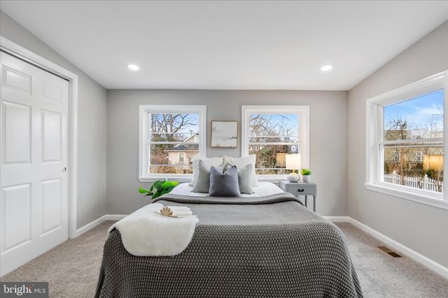 806 FOREST RD, Baltimore, MD 21239