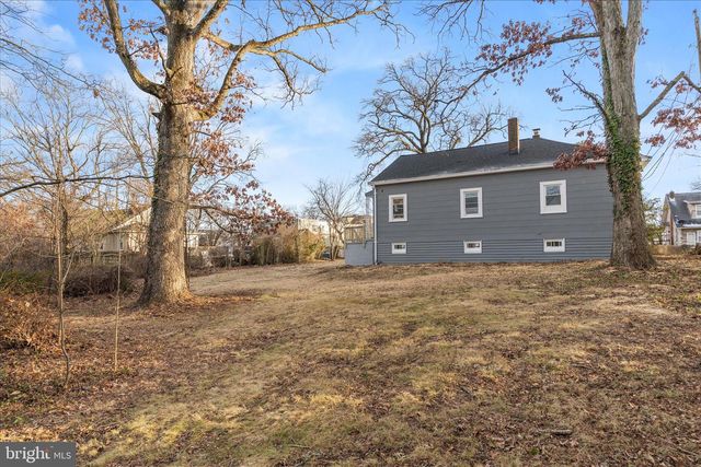 806 FOREST RD, Baltimore, MD 21239