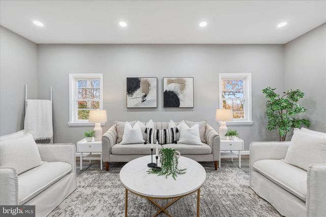 806 FOREST RD, Baltimore, MD 21239