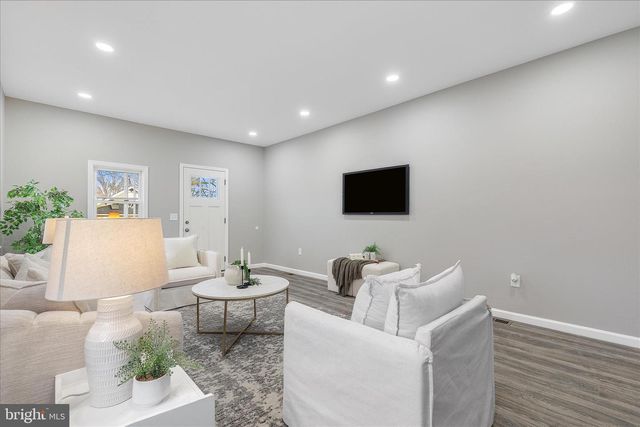 806 FOREST RD, Baltimore, MD 21239