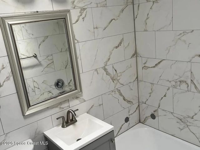 1428 Lamanto Avenue E, Jacksonville, FL 32210