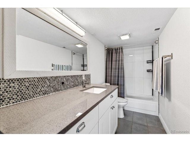 2525 S Dayton Way 2010, Denver, CO 80231