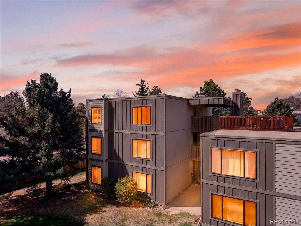 2525 S Dayton Way 2010, Denver, CO 80231