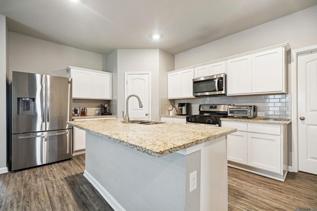 13261 Fowler Dr, Walker, LA 70785