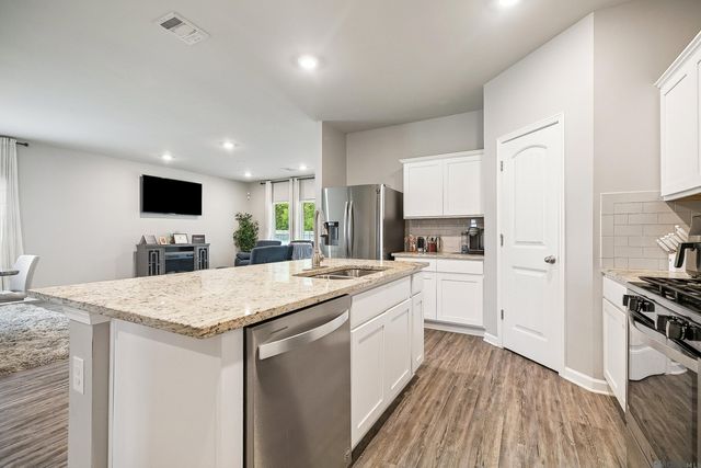 13261 Fowler Dr, Walker, LA 70785