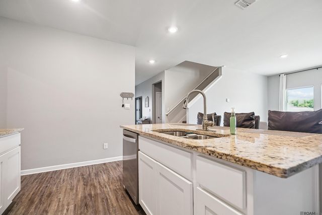13261 Fowler Dr, Walker, LA 70785