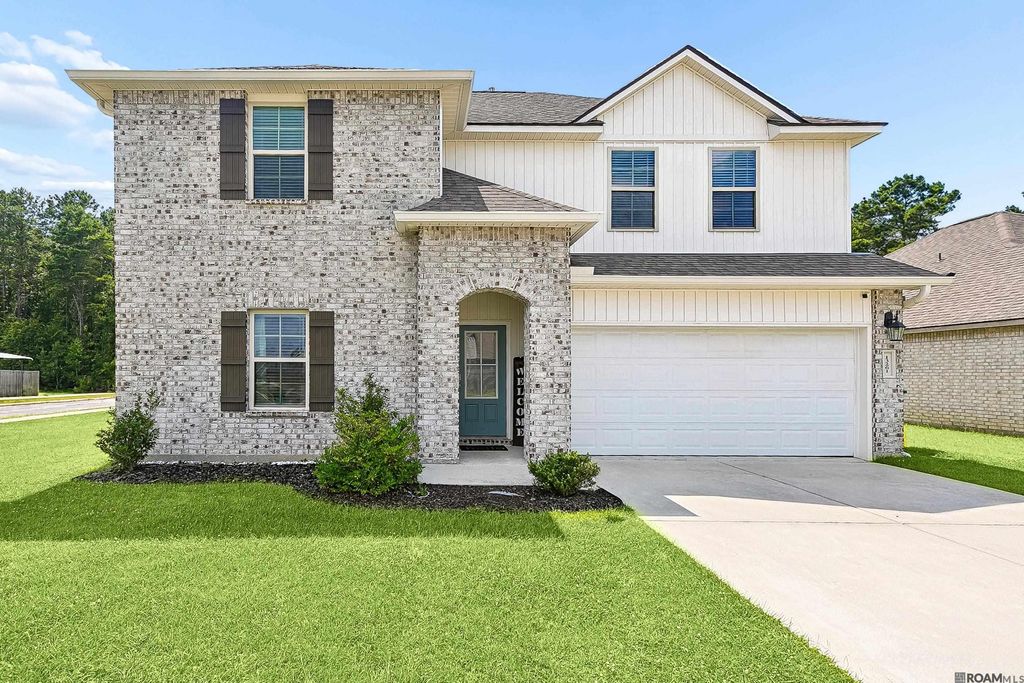 13261 Fowler Dr, Walker, LA 70785