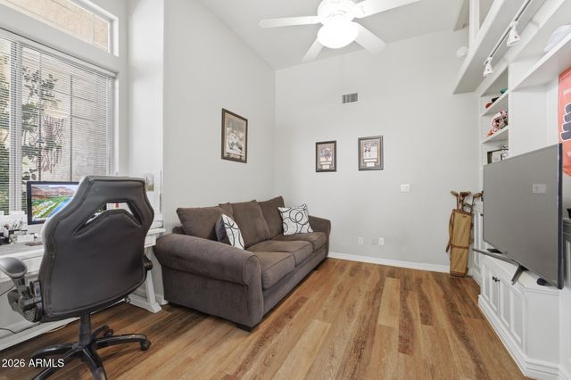 5670 W IRMA Lane, Glendale, AZ 85308