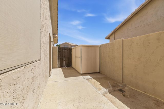 5670 W IRMA Lane, Glendale, AZ 85308