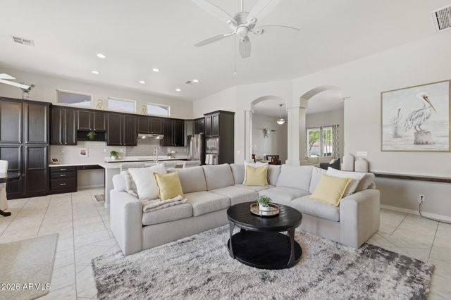 5670 W IRMA Lane, Glendale, AZ 85308