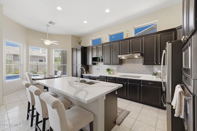 5670 W IRMA Lane, Glendale, AZ 85308