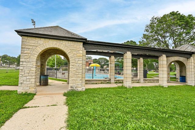 2840 N 77th STREET, Milwaukee, WI 53222