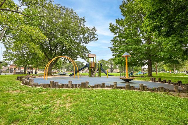 2840 N 77th STREET, Milwaukee, WI 53222