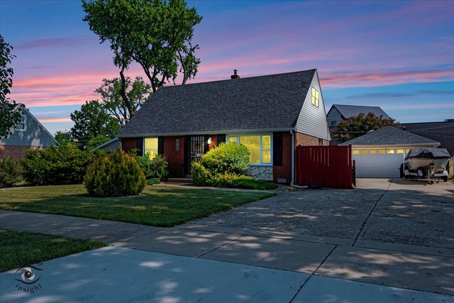 7117 W 82nd Place, Burbank, IL 60459